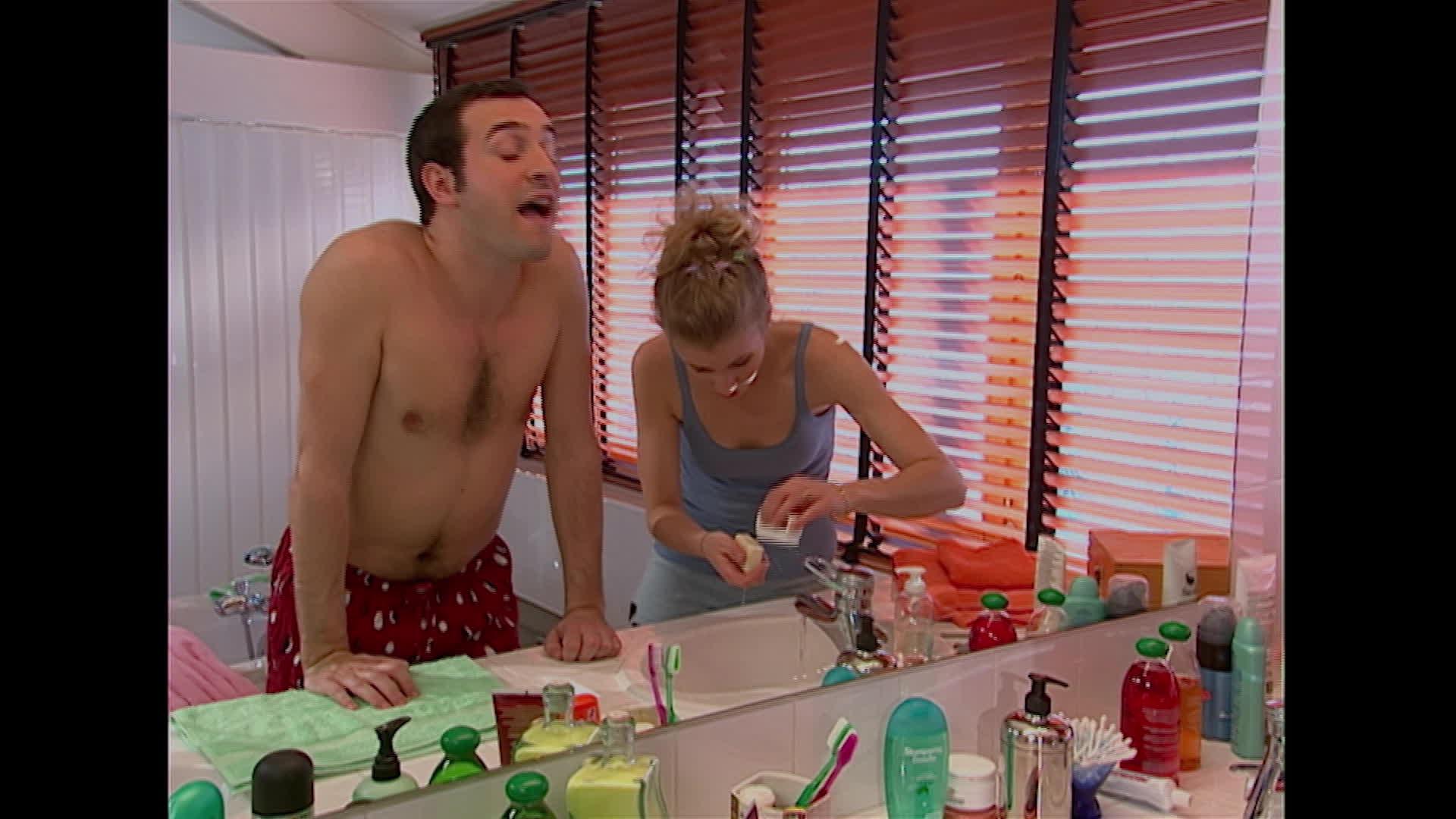 Dans la salle de bain (3)