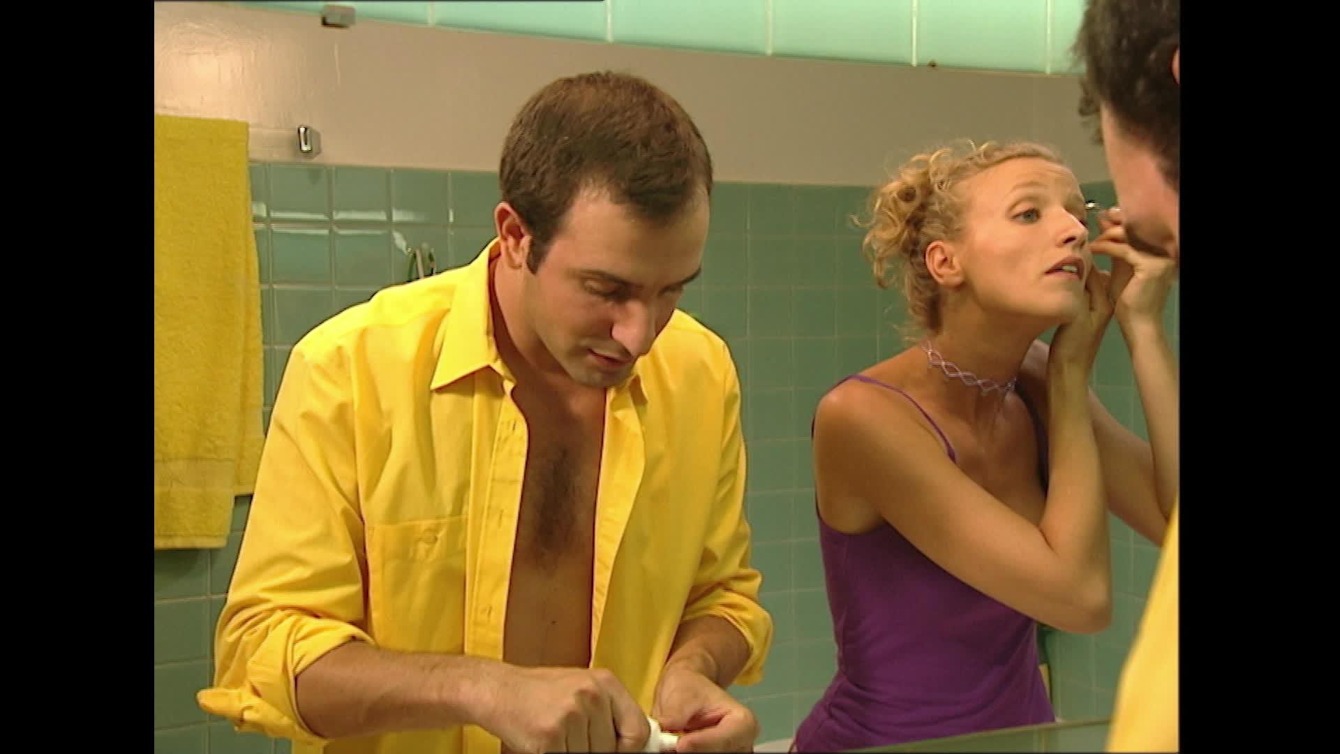 Dans la salle de bain (6)