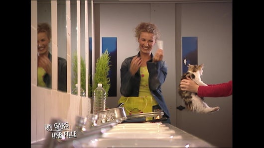 Aux toilettes