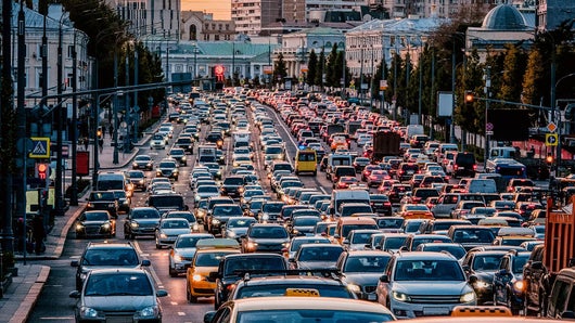 Embouteillages, parkings : dans l'enfer de la route