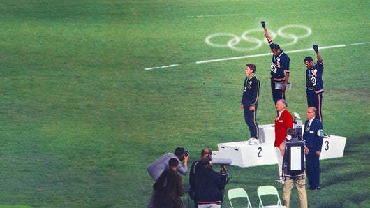 Le poing levé de Mexico : Le geste qui a marqué l'histoire des Jeux Olympiques