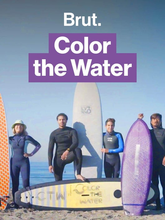 Color the Water : ils se battent pour prendre leur place sur la vague