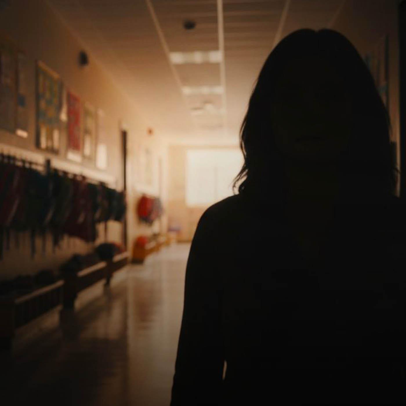 Le combat d’une mère : elle alerte sur les violences sexuelles dans les écoles