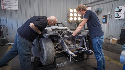 Jour 2 - Wheeler Dealers vs. Vintage Mecanic