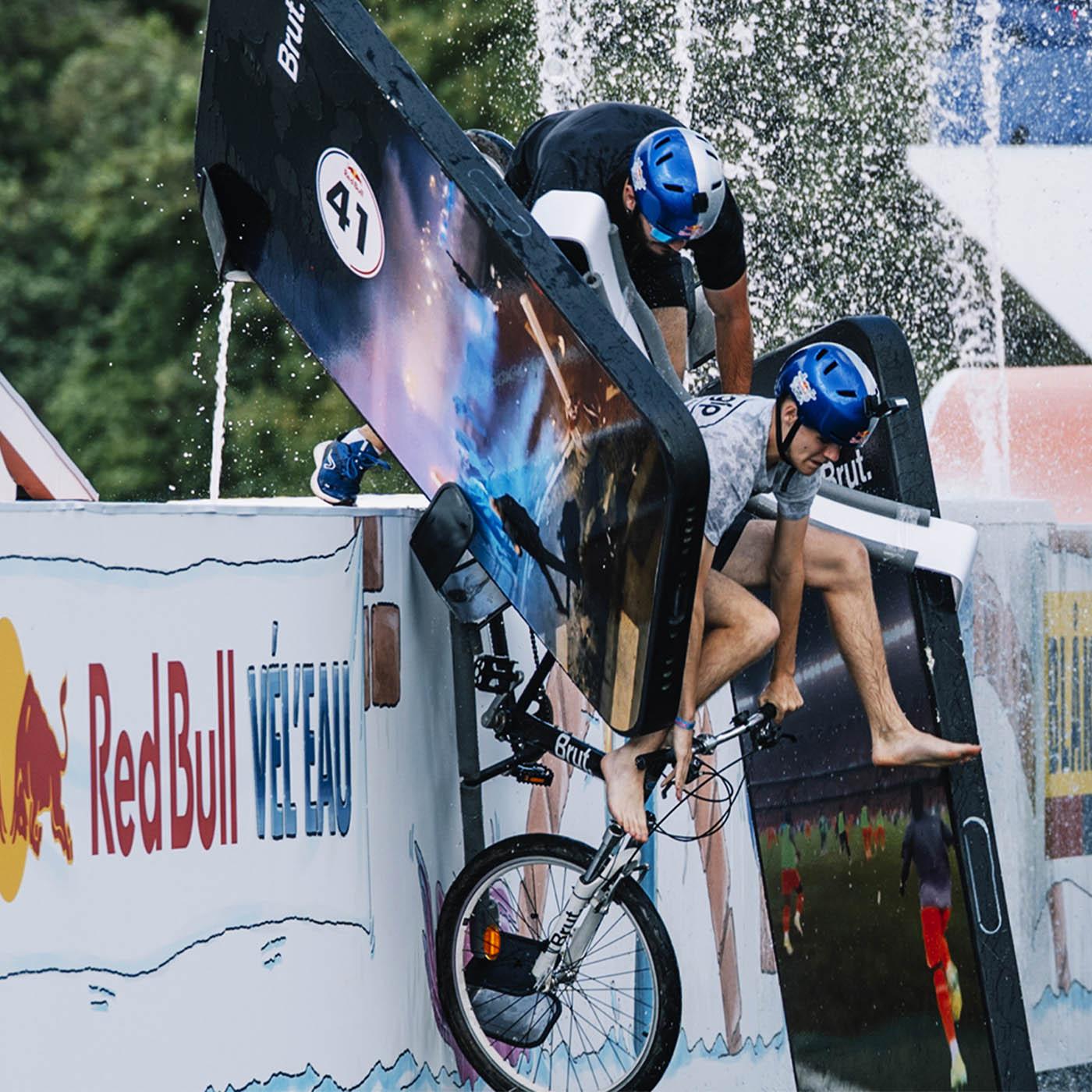 On envoie le stagiaire au Red Bull Vél'Eau