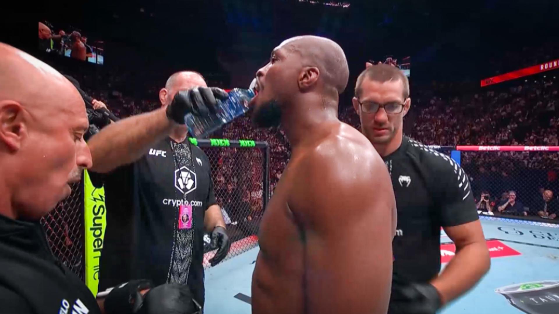 Michael Page vs Nursulton Ruziboev