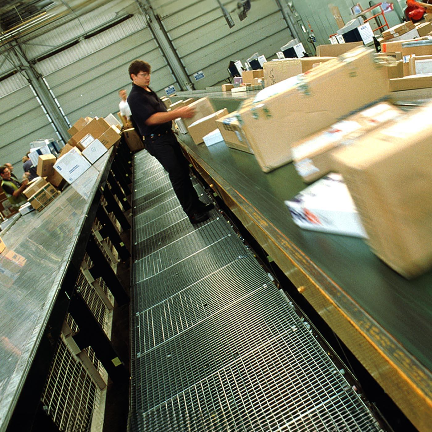 La Poste, une logistique XXL