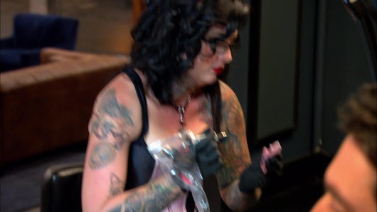 Tatouer avec l'ennemi
