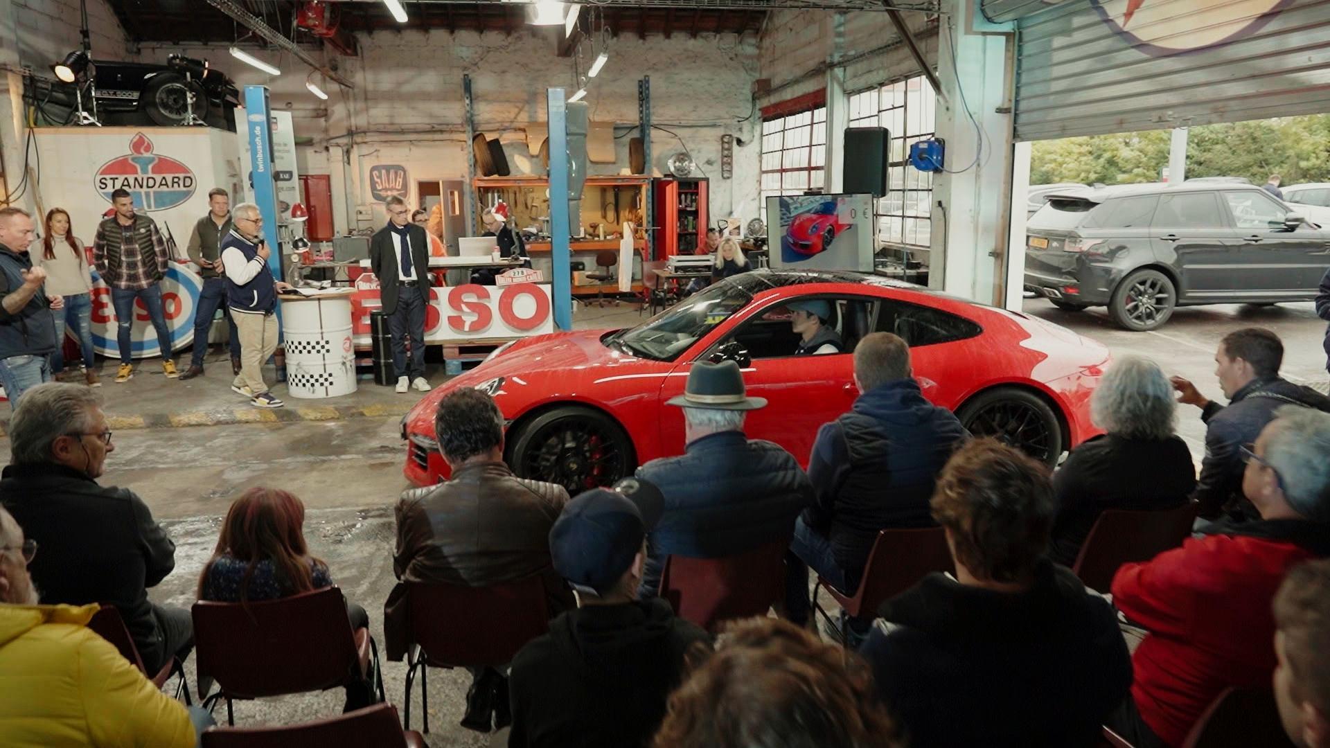 Ferrari Maranello - Jaguar XJ