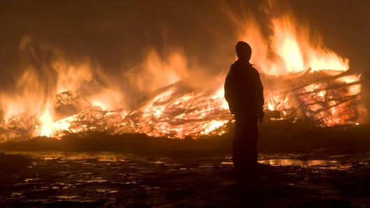 Pyromanes, qui met le feu à nos forêts ?