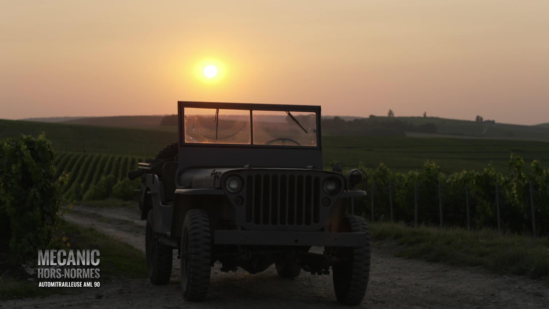 Automitrailleuse AML 90 / Jeep Willys