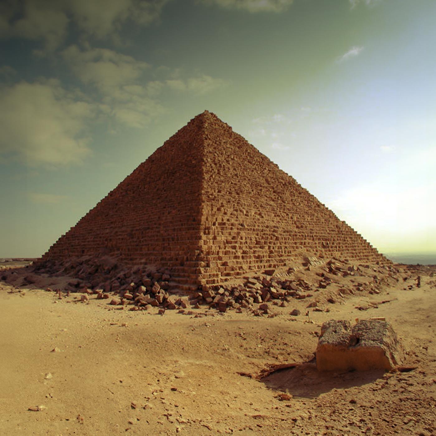 La dernière pyramide de Gizeh : Mykerinos