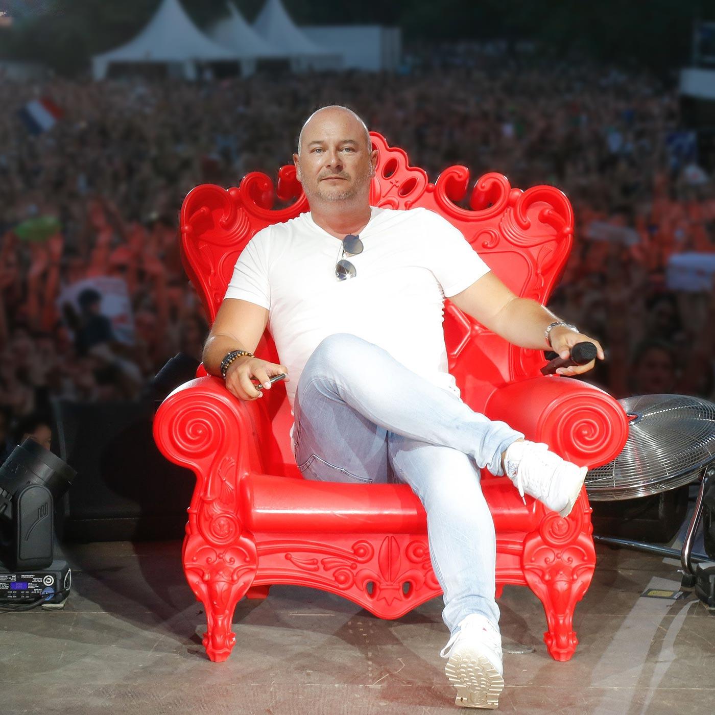 Cauet, ces femmes qui l'accusent