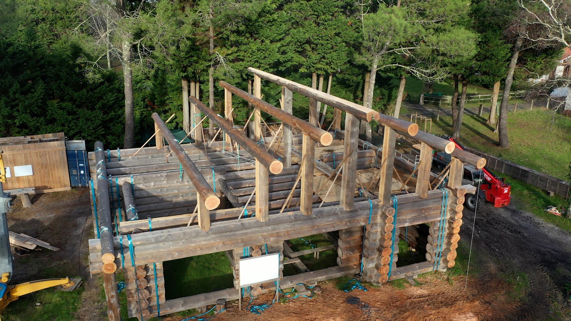 Tempête sur le chantier
