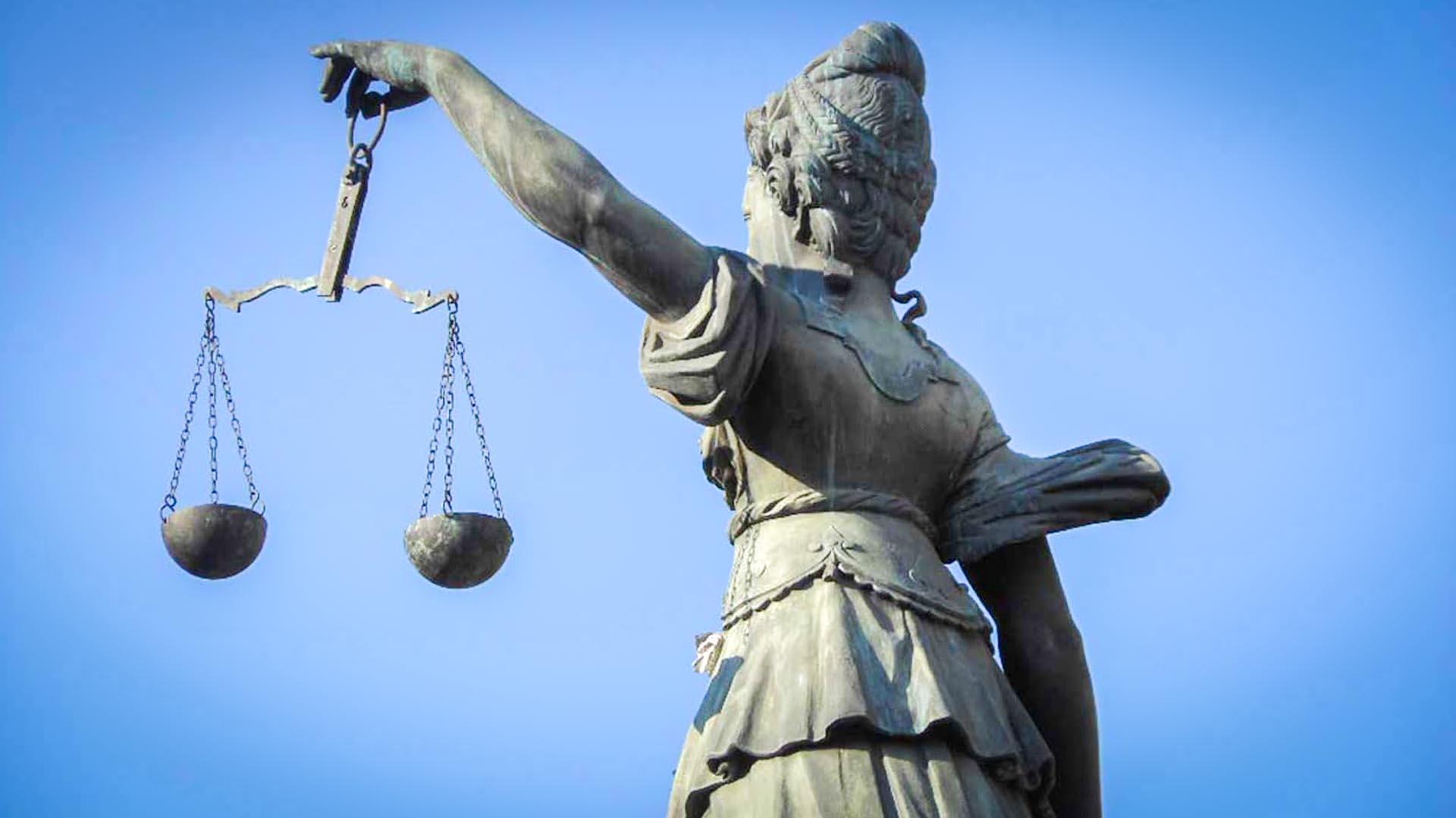 "Ils n’en ont rien à faire de moi" : son violeur va sortir de prison et habiter près de chez elle, le témoignage bouleversant de Karine Brunet-Jambu